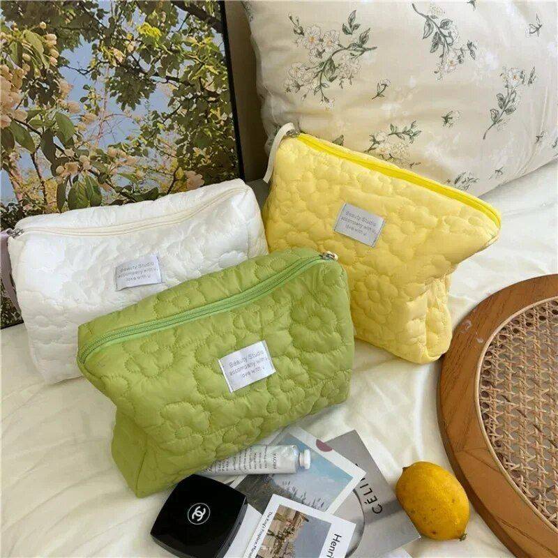 Chic Floral Cosmetic Case - Polyester Travel Makeup Organizer Health & Beauty Makeup Color : Yellow|White|Pink|Light Blue|Green 