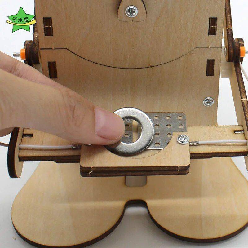 Wooden Robot Coin Bank - DIY STEM Learning Kit for Kids and Students 