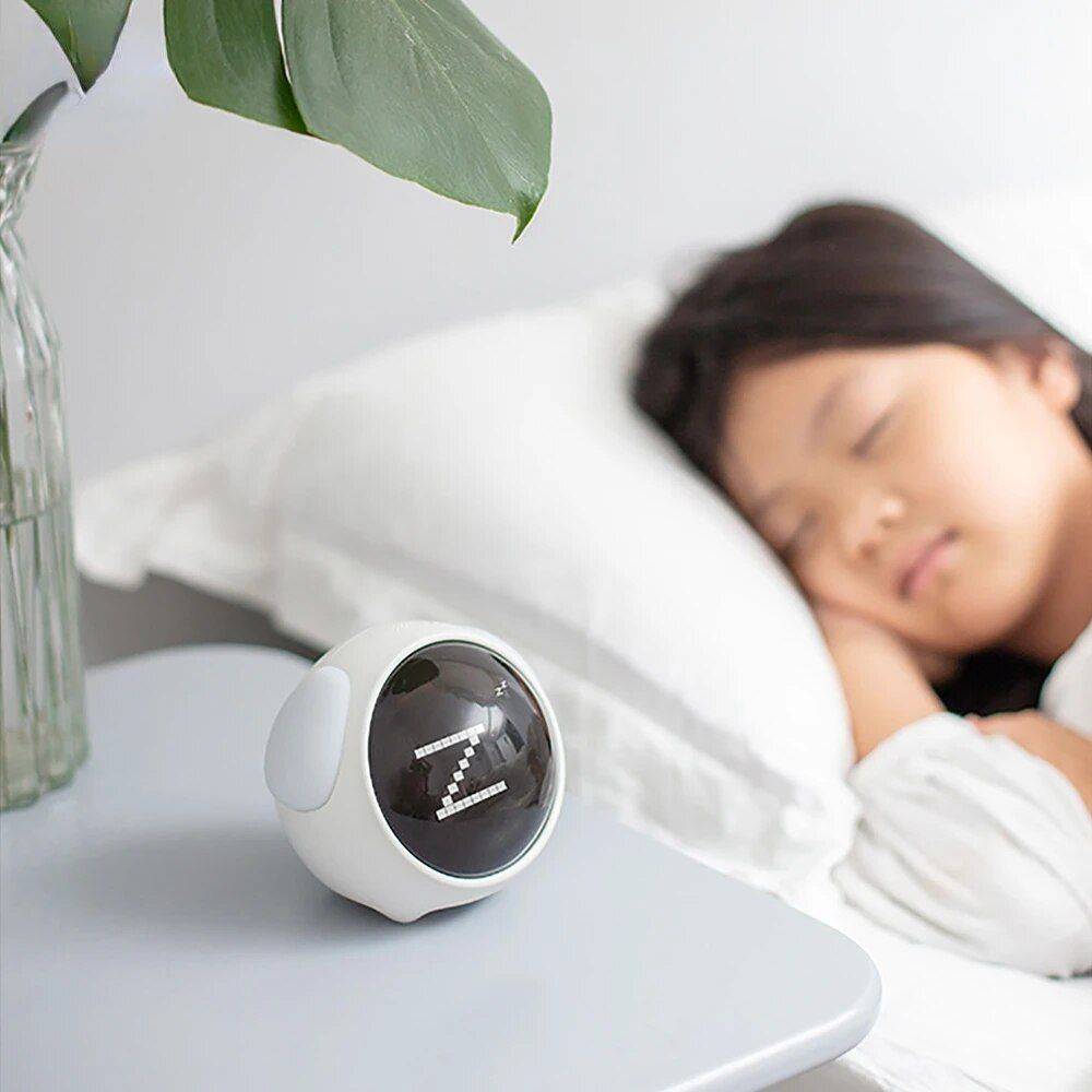 Charming Expression Multifunctional Kids' Alarm Clock with Voice-Controlled Night Light and USB Charging 